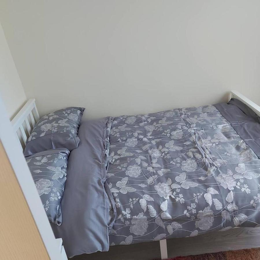 Lovely & Beautiful 2 Bed-Apartment In بورهاموود المظهر الخارجي الصورة