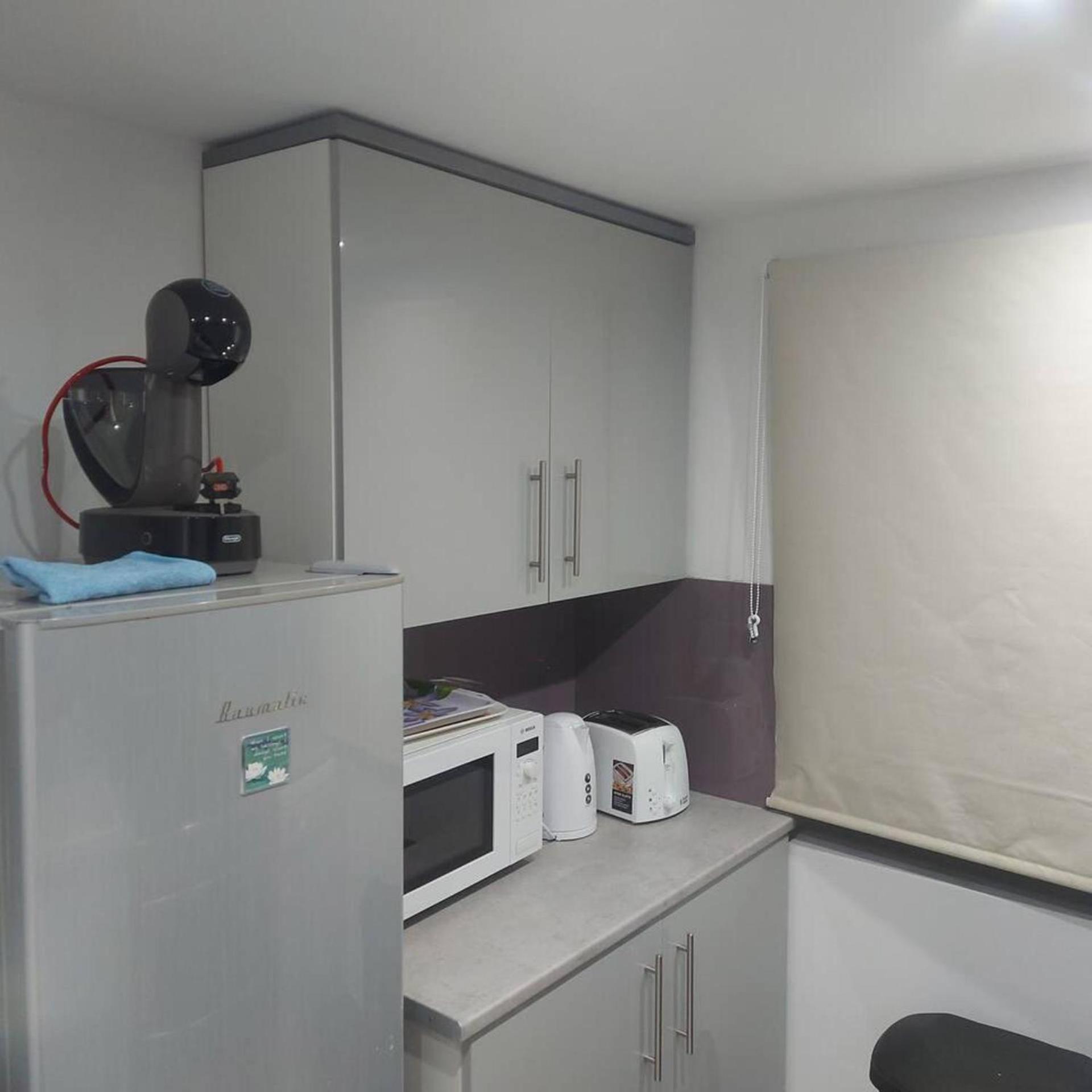 Lovely & Beautiful 2 Bed-Apartment In بورهاموود المظهر الخارجي الصورة
