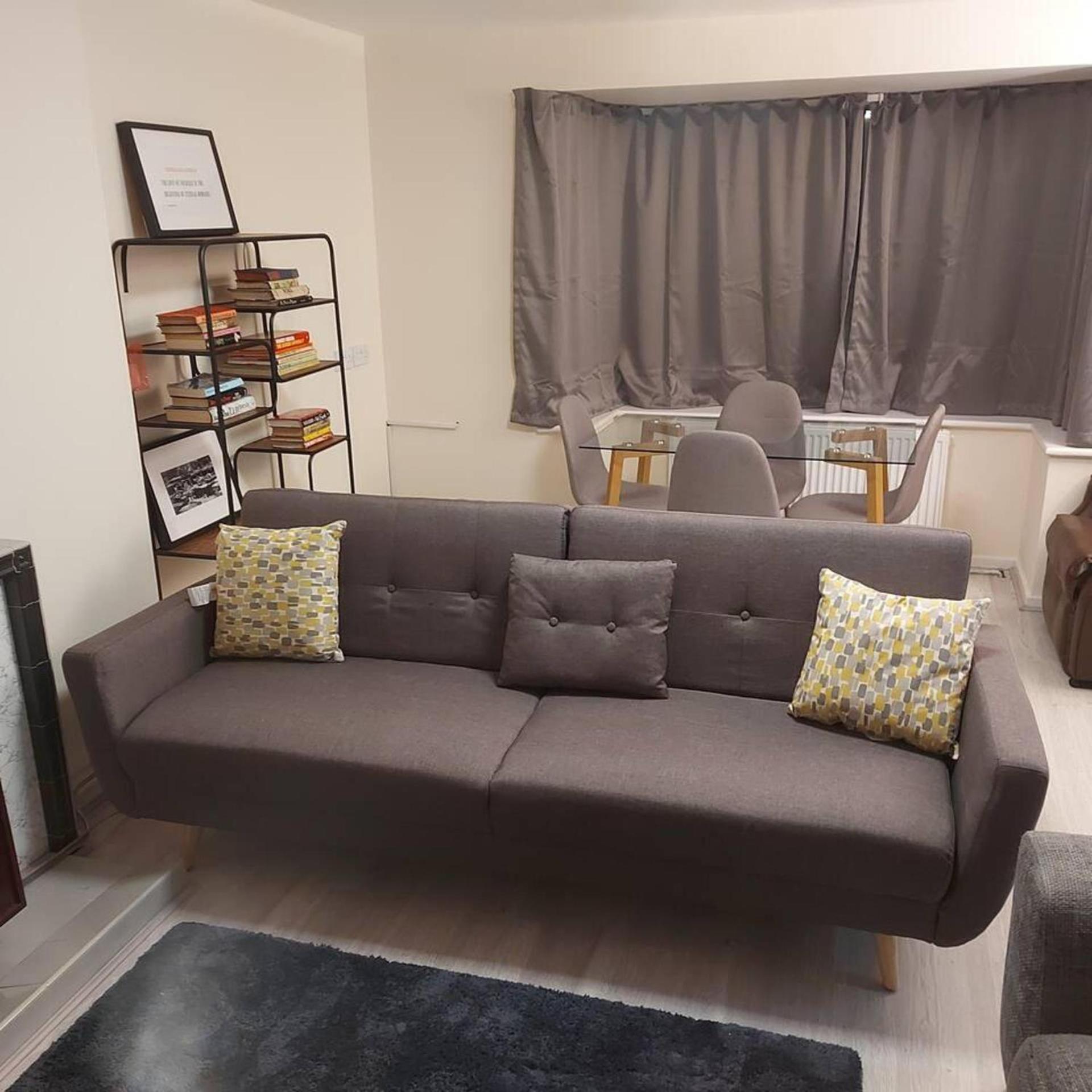 Lovely & Beautiful 2 Bed-Apartment In بورهاموود المظهر الخارجي الصورة