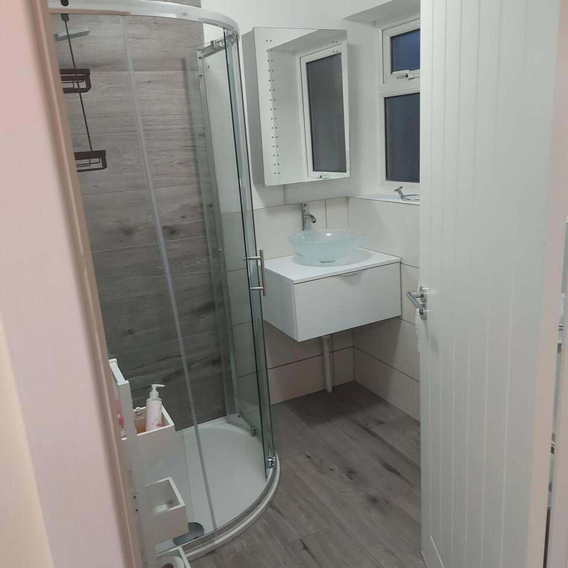 Lovely & Beautiful 2 Bed-Apartment In بورهاموود المظهر الخارجي الصورة