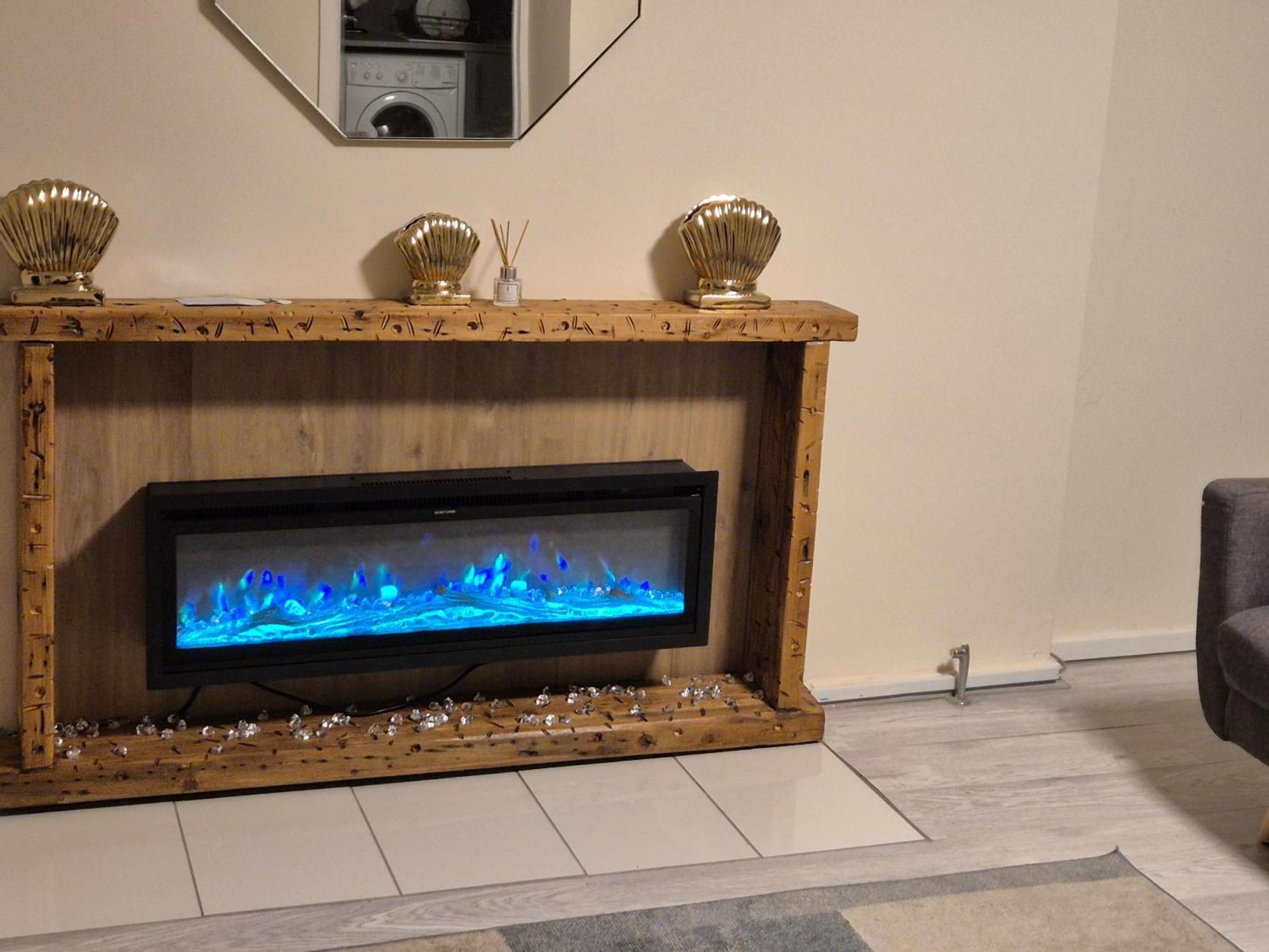 Lovely & Beautiful 2 Bed-Apartment In بورهاموود المظهر الخارجي الصورة