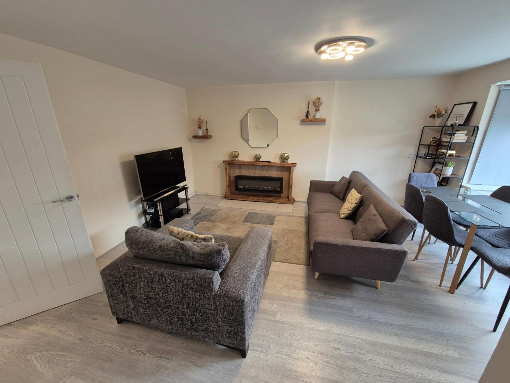 Lovely & Beautiful 2 Bed-Apartment In بورهاموود المظهر الخارجي الصورة